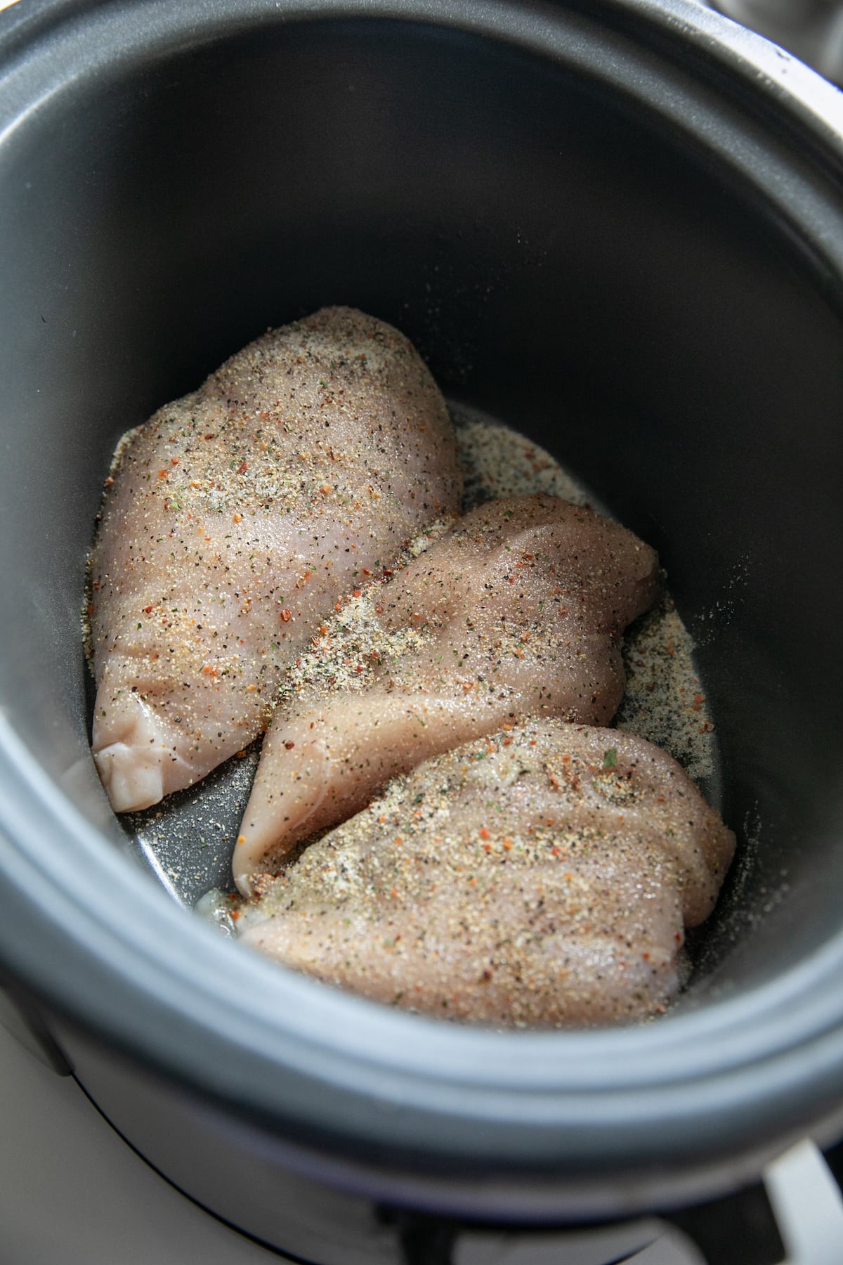 chicken breasts in crockpot with italian seasoning