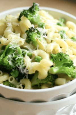 macaroni with broccoli and peas